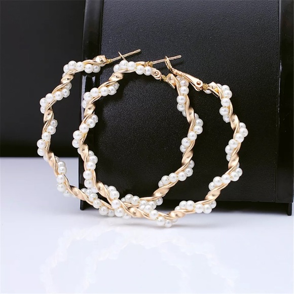 Jewelry - Fashion Pearl Hoop Earrings